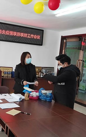 没有豪言壮语 只有默默行动